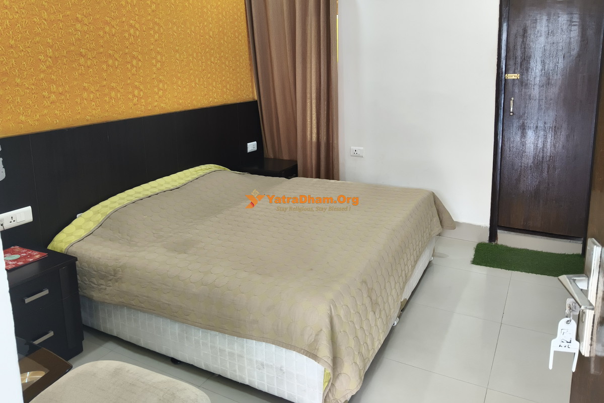 GMVN Tourist Guest House Pipalkoti 2 Bed Room