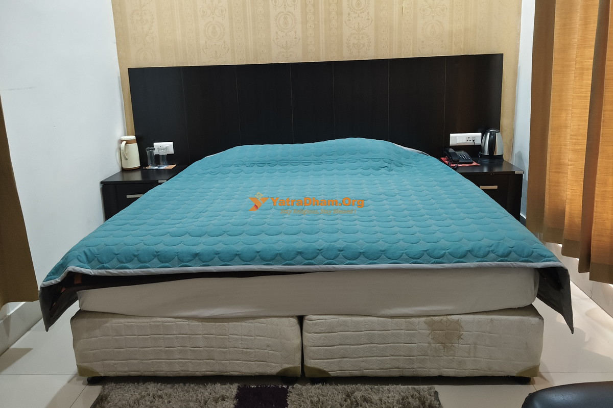 GMVN Tourist Guest House Pipalkoti 2 Bed Room