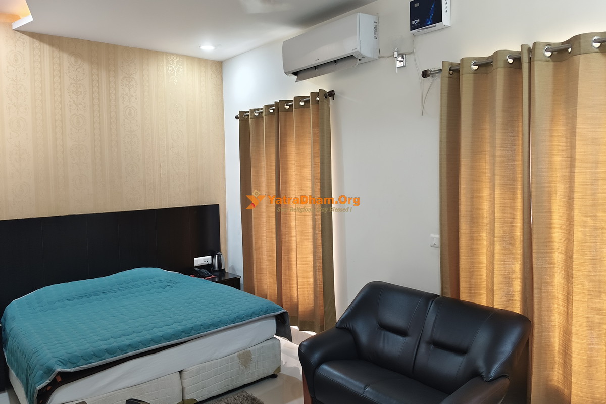 GMVN Tourist Guest House Pipalkoti 2 Bed Room