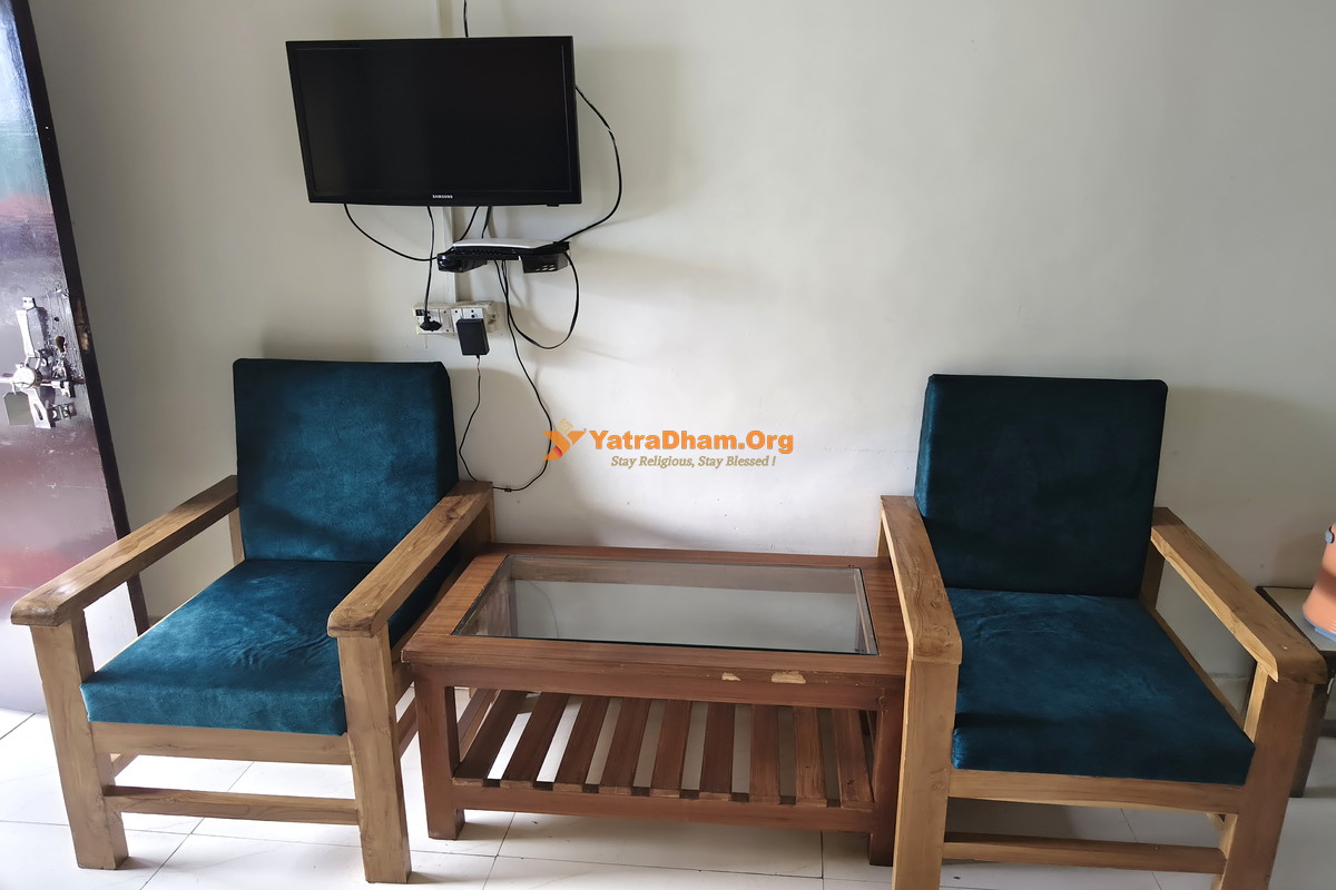 GMVN Tourist Rest House Gopeshwar 2 Bed Deluxe Room