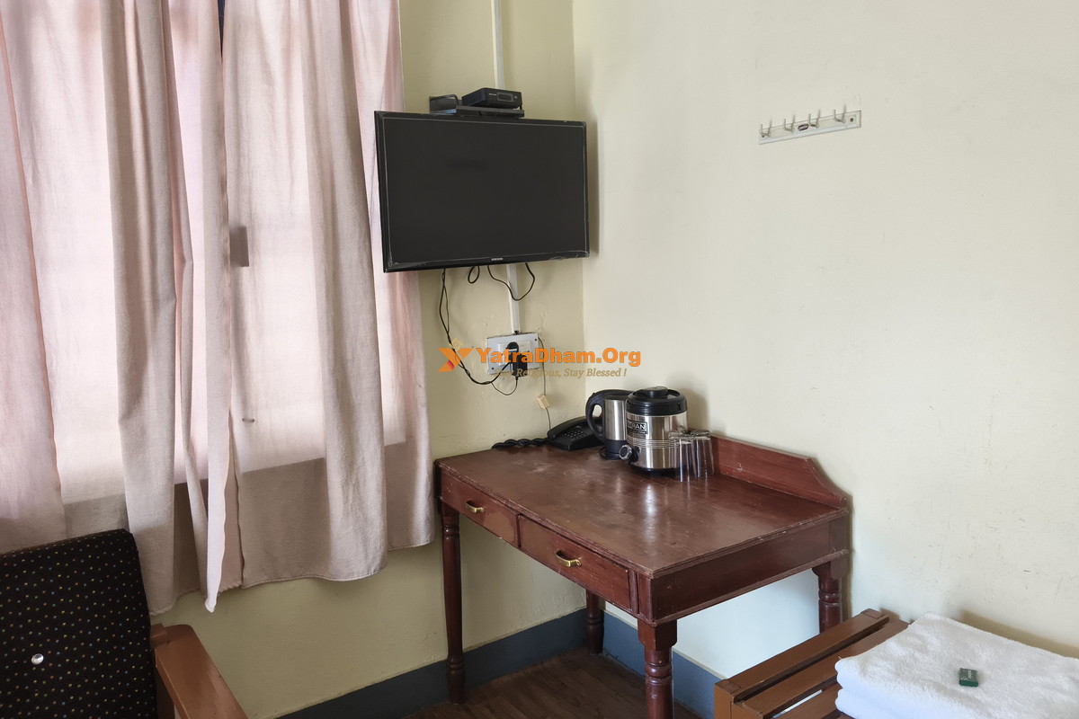 GMVN Chaukamba Tourist Complex Guptkashi 2 Bed Room