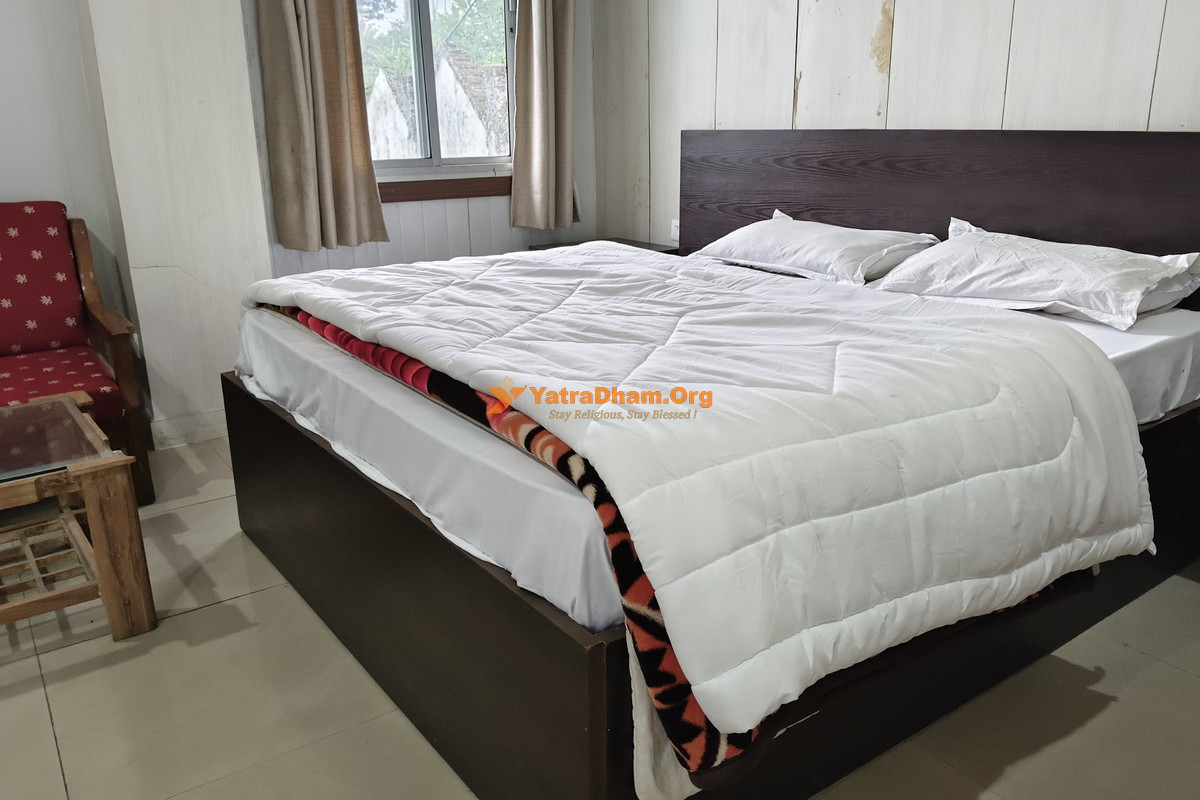 GMVN Hotel Barsu 2 Bed Room