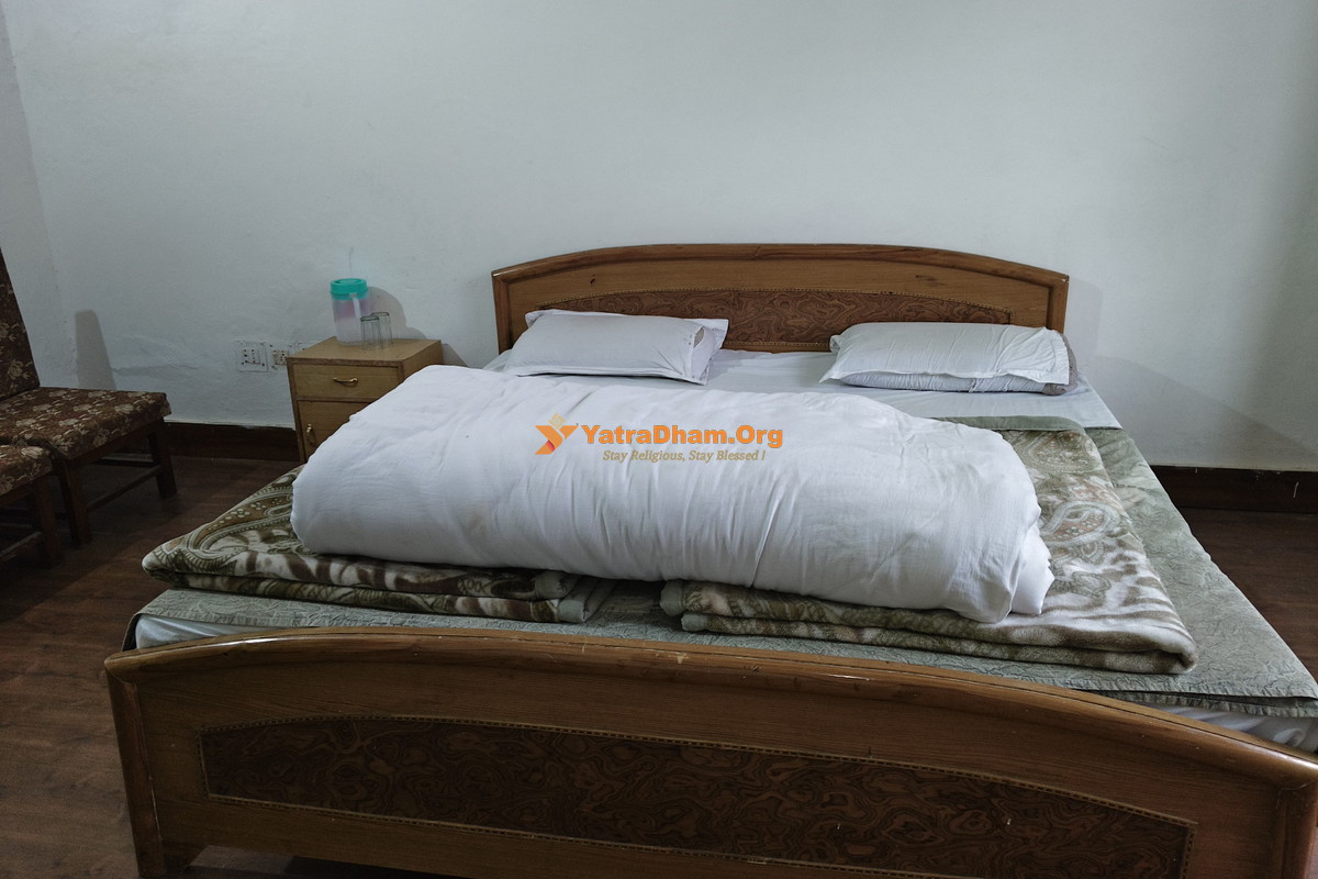 GMVN Hotel Barsu 2 Bed Room