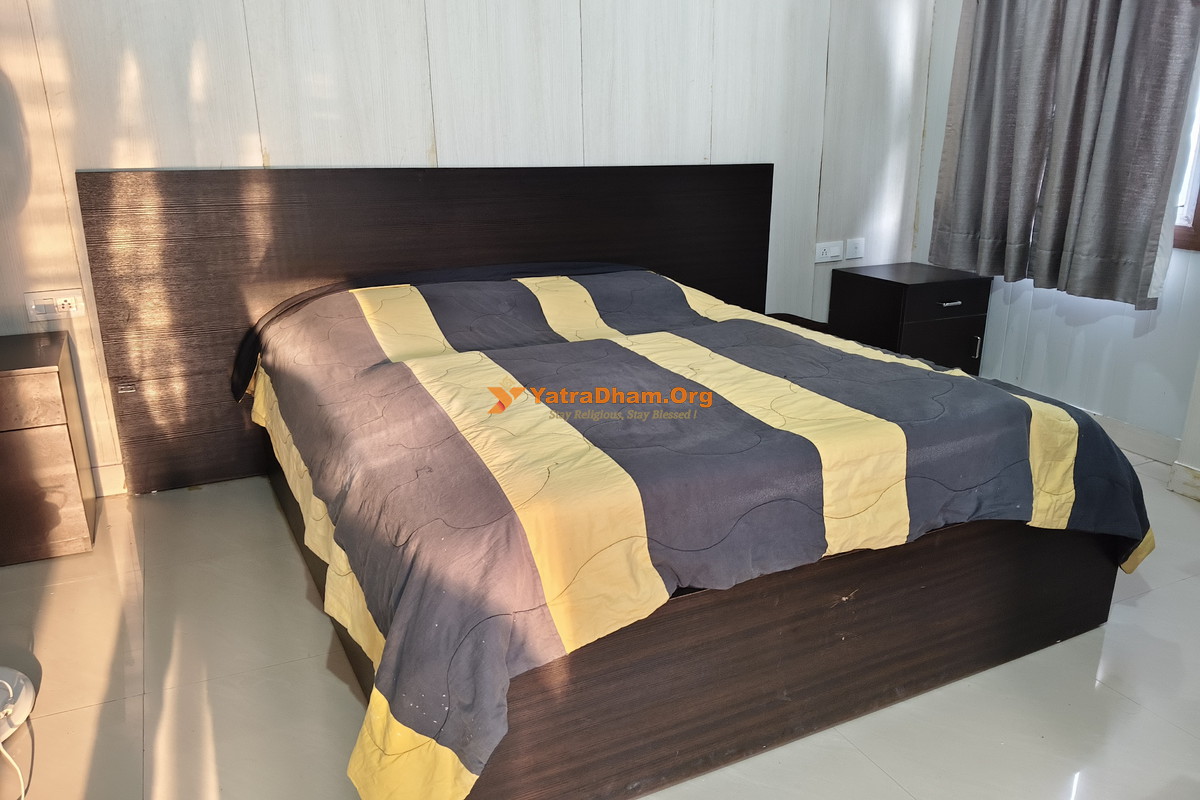 Barkot GMVN Janta Yatri Niwas 2 Bed Deluxe Hut Room