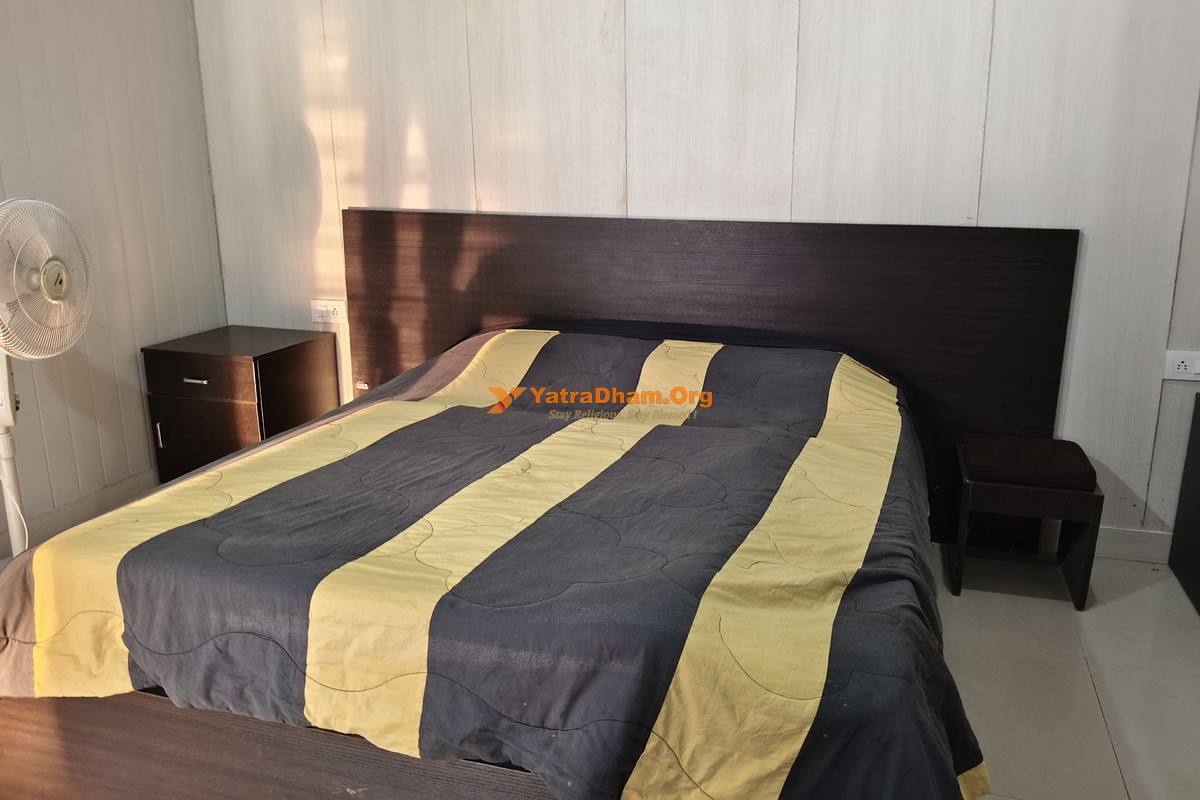 Barkot GMVN Janta Yatri Niwas 2 Bed Deluxe Hut Room