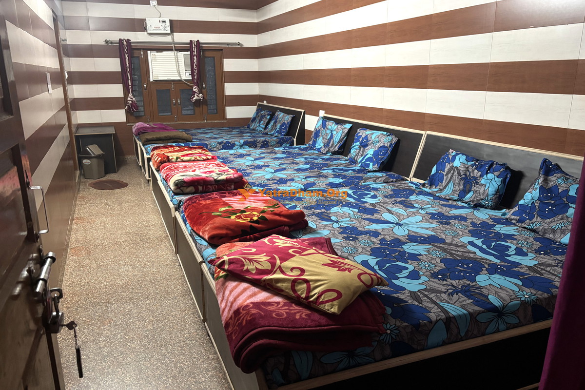 Sant Mandal Ashram Haridwar (Near Har Ki Pauri) 4 Bed Room