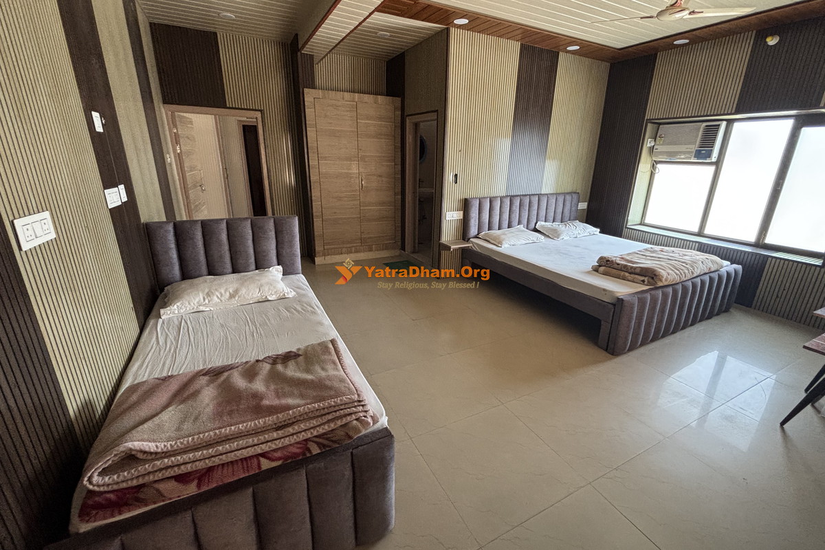 Maharaja Agrasen Agarwal Ashram Haridwar 6 Bed Interconnected Room