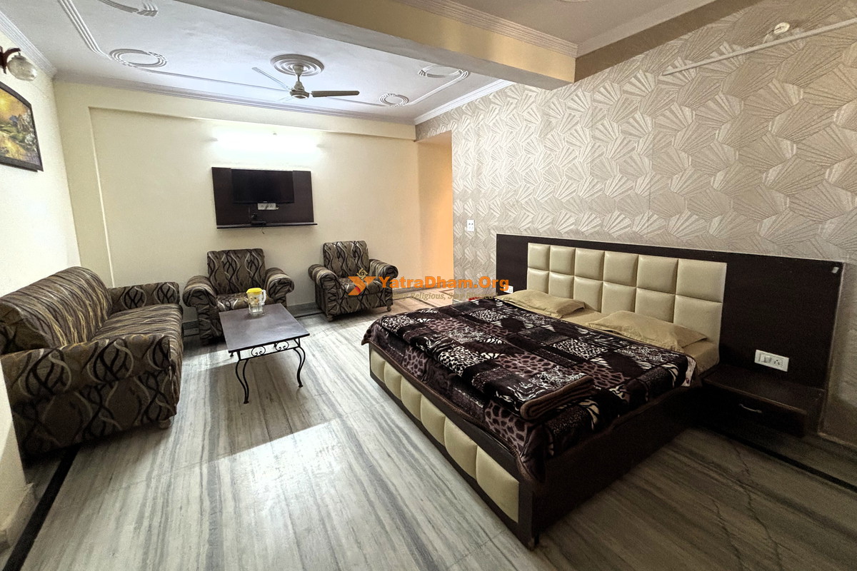 Jhang Bhawan Haridwar 2 Bed Deluxe AC Room