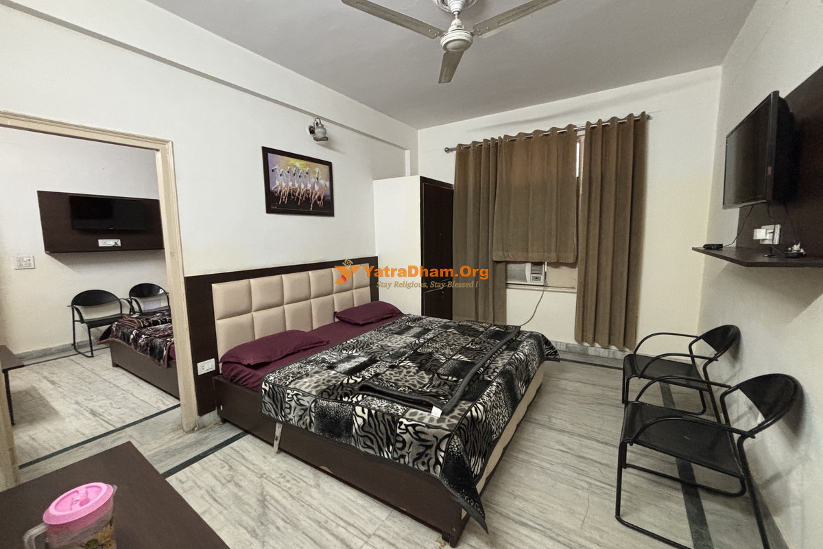 Jhang Bhawan Haridwar 2 Bed AC Room