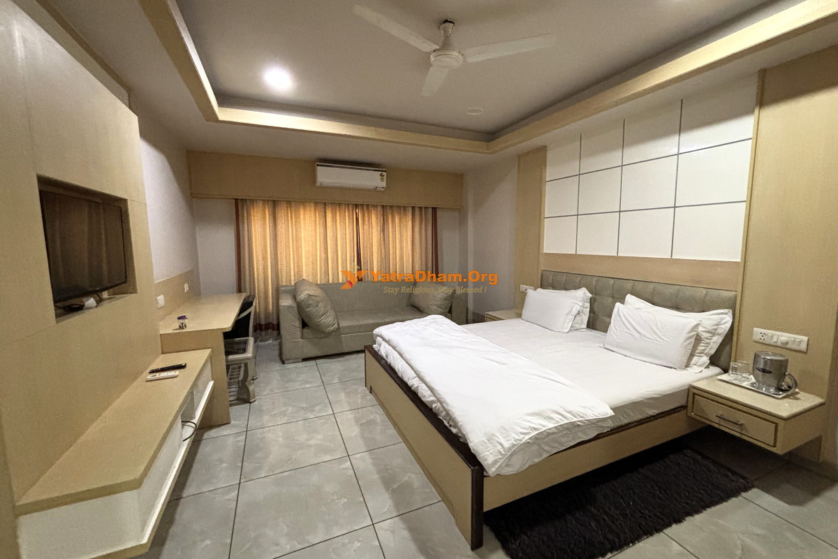 Tej Ram Dharam Paul Haridwar 2 Bed AC Room