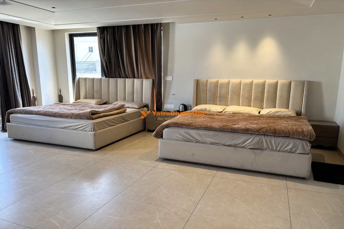 Shri Jagdish Swaroop Ashram Haridwar 4 Bed Deluxe AC Room