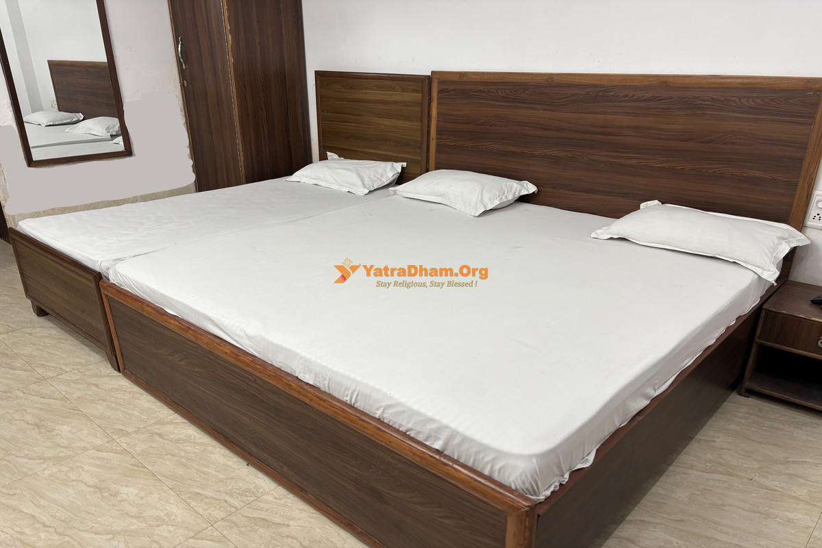 Shree Agrasen Dham Dharmshala Haridwar 3 Bed Room