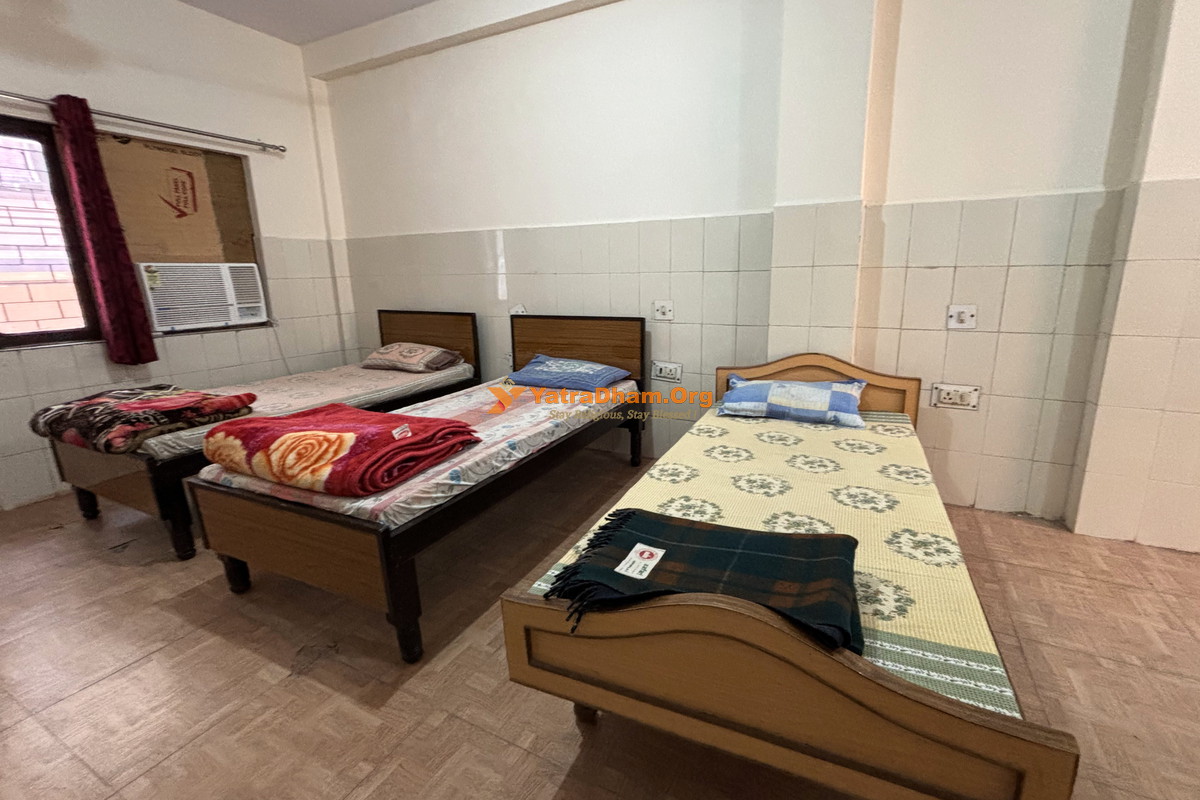 Ma Katyani Mandir Gian Kartar Ashram Rishikesh 3 Bed Room