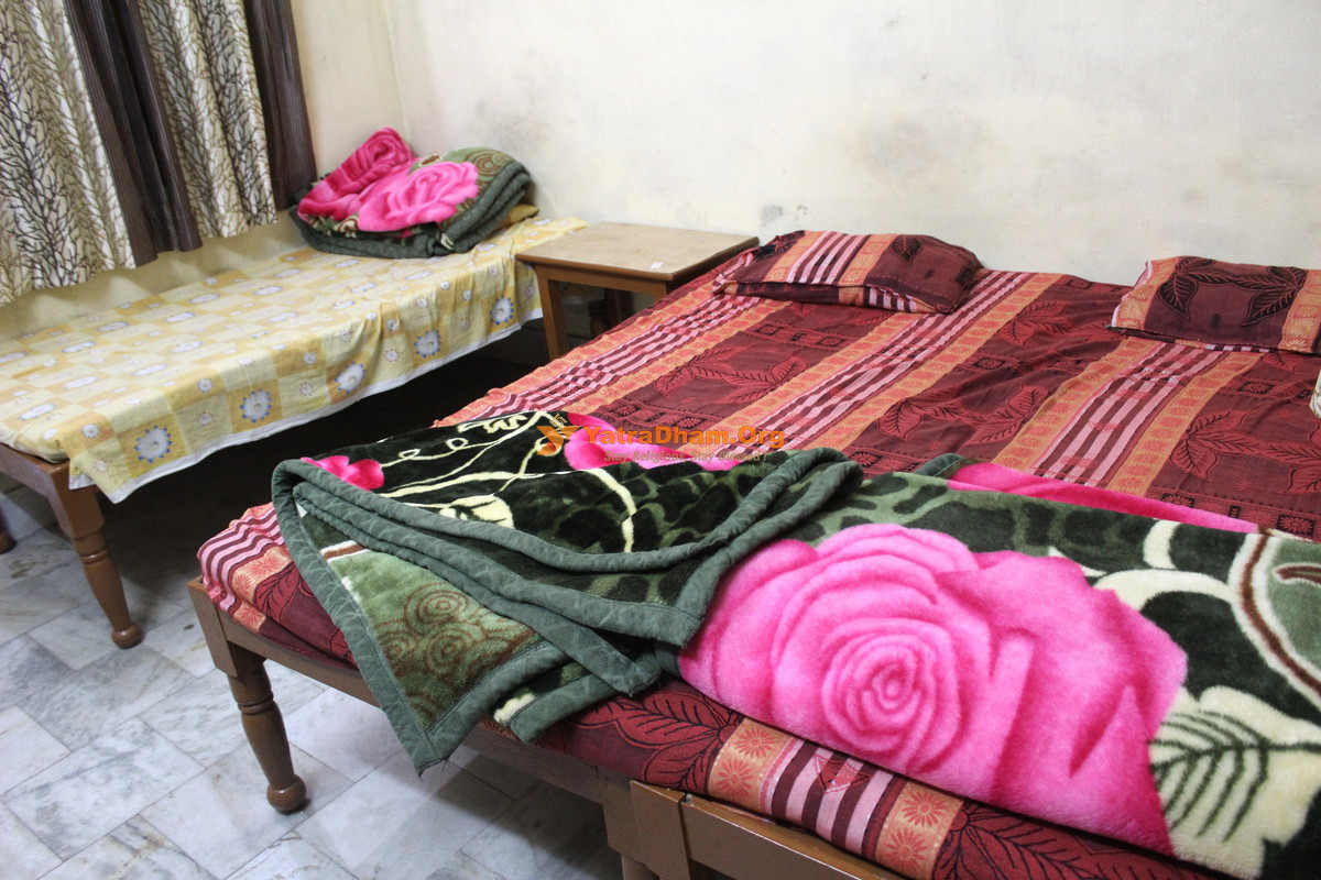 Avadhoot Mandal Ashram (Hanuman Mandir) Uttarkashi 3 Bed Room