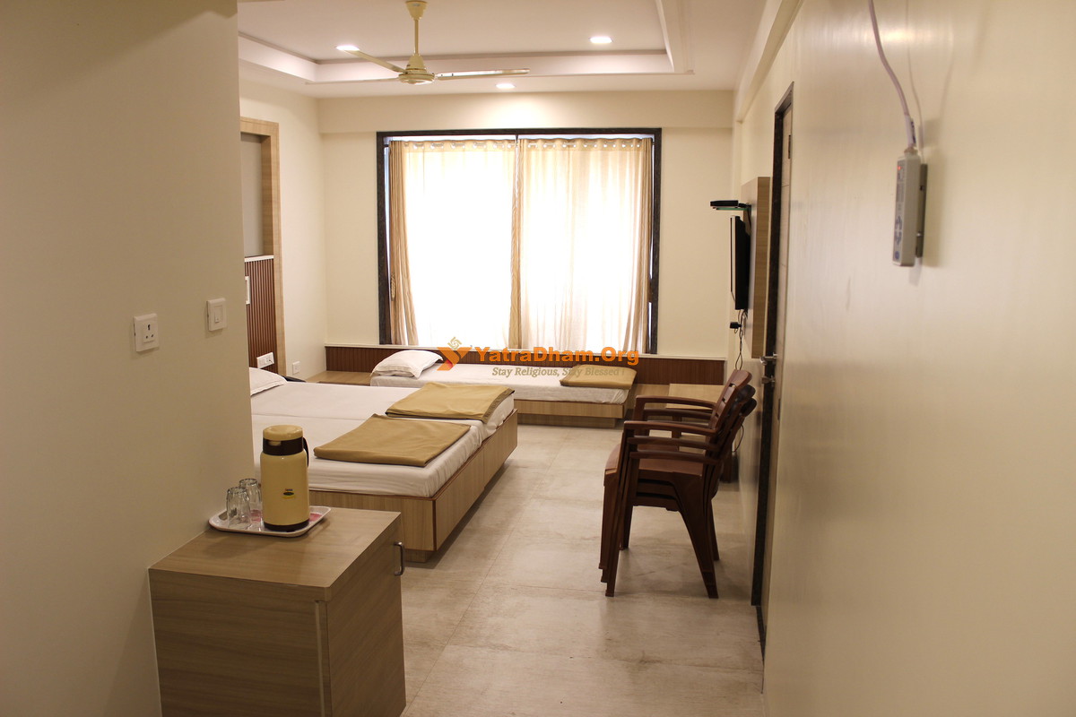 New Patel Sanatorium Lonavala 3 Bed Room
