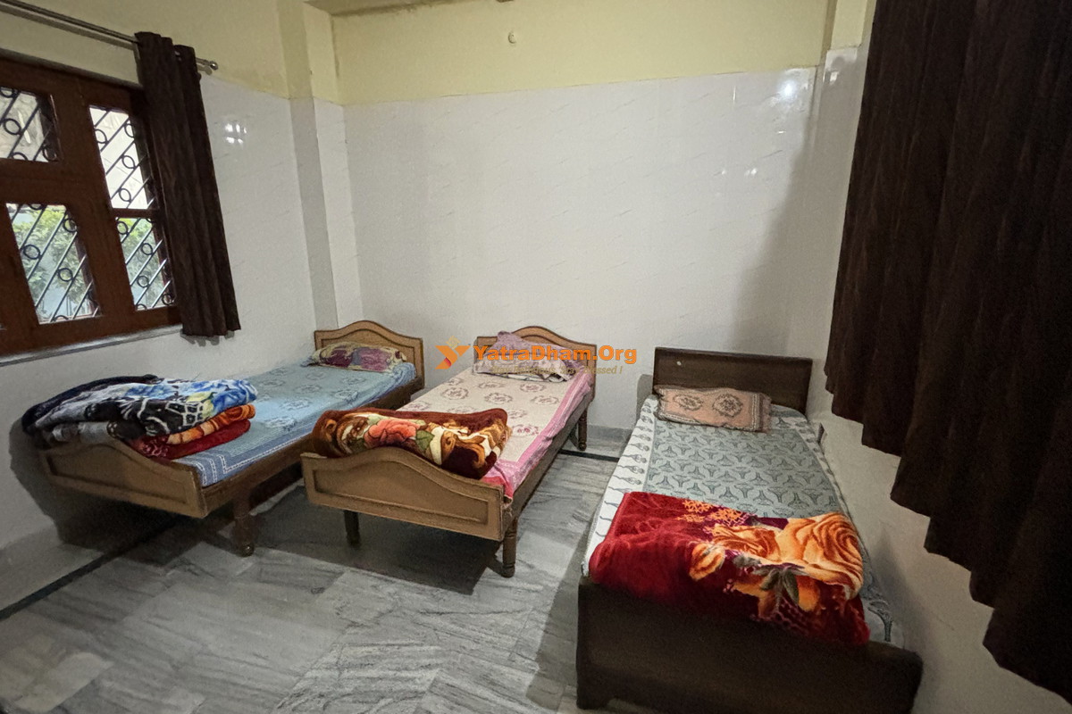 Ma Katyani Mandir Gian Kartar Ashram Rishikesh 3 Bed Room