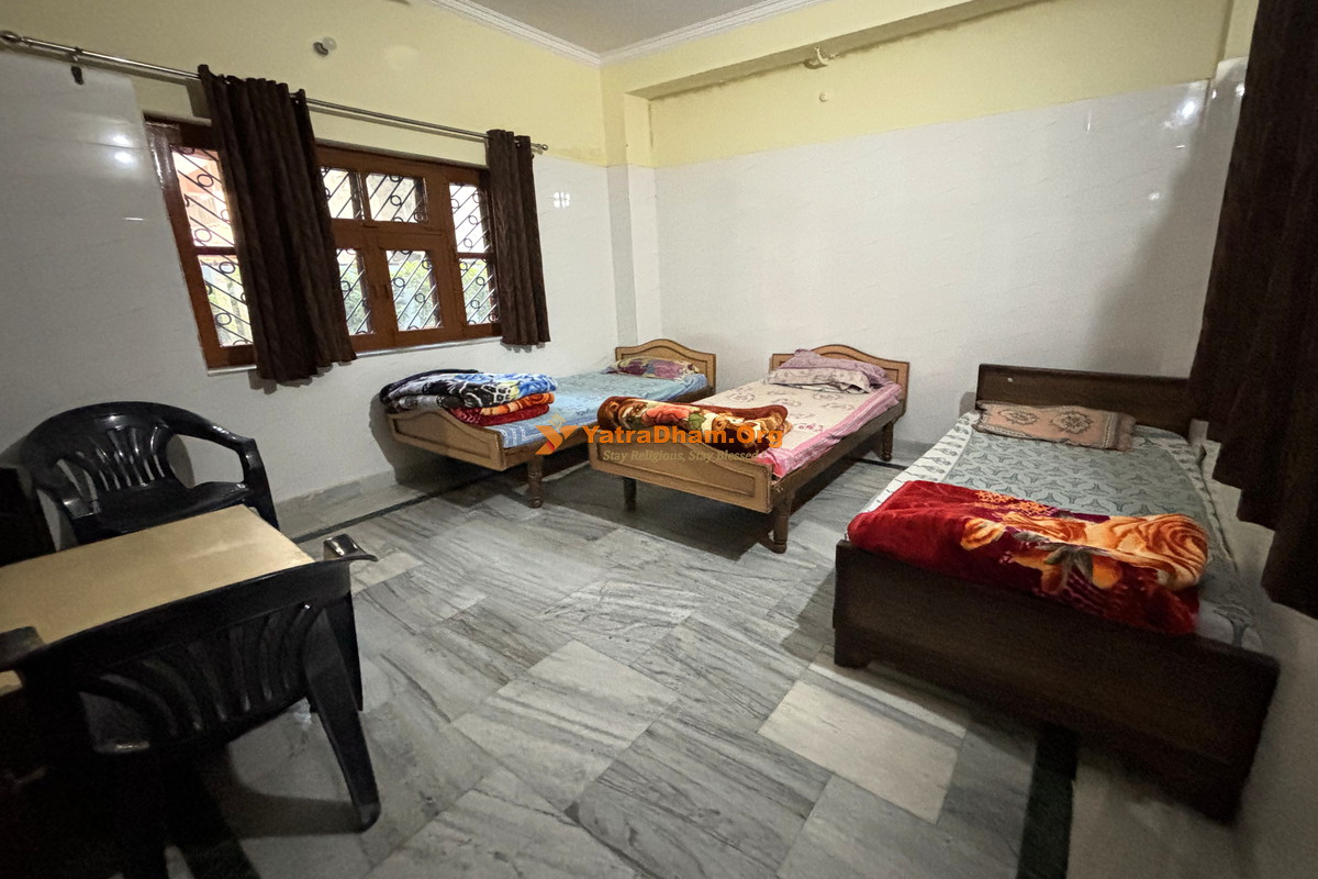 Ma Katyani Mandir Gian Kartar Ashram Rishikesh 3 Bed Room