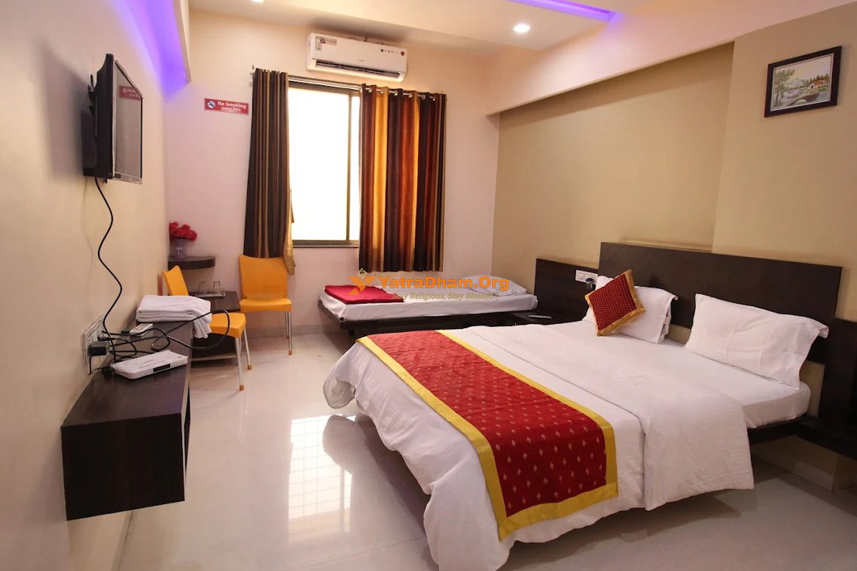 Hotel President Palace Akkalkot 3 Bed Room