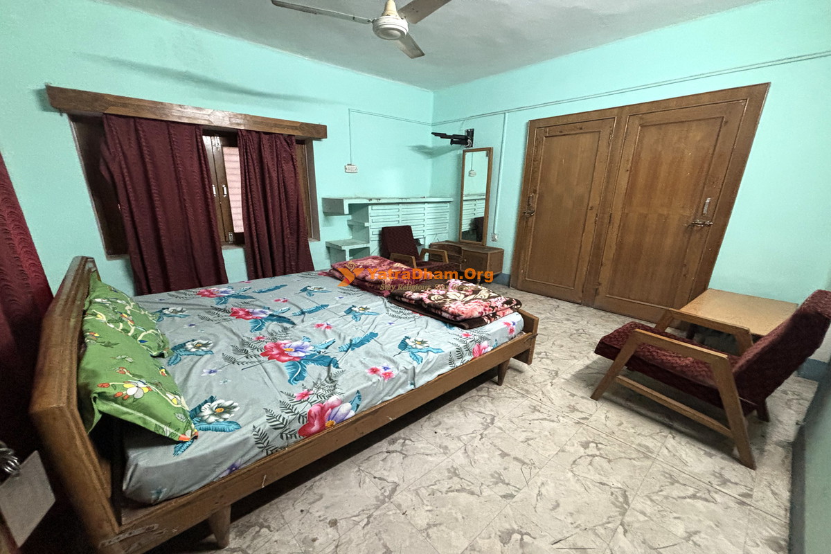 Kailashanand Mission Trust Omkareshwar Dharamshala Rishikesh 2 Bed Room