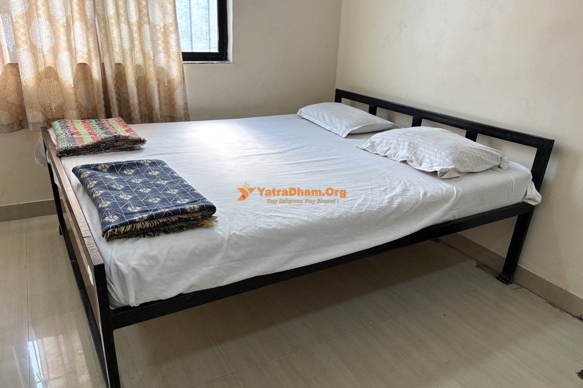 Khardekar Bhakta Niwas Pandharpur 2 Bed Room
