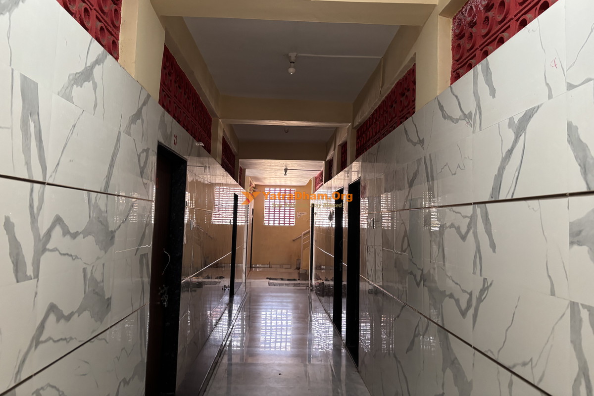 Shri Sant Santabai Bhakt Niwas Pandharpur Room