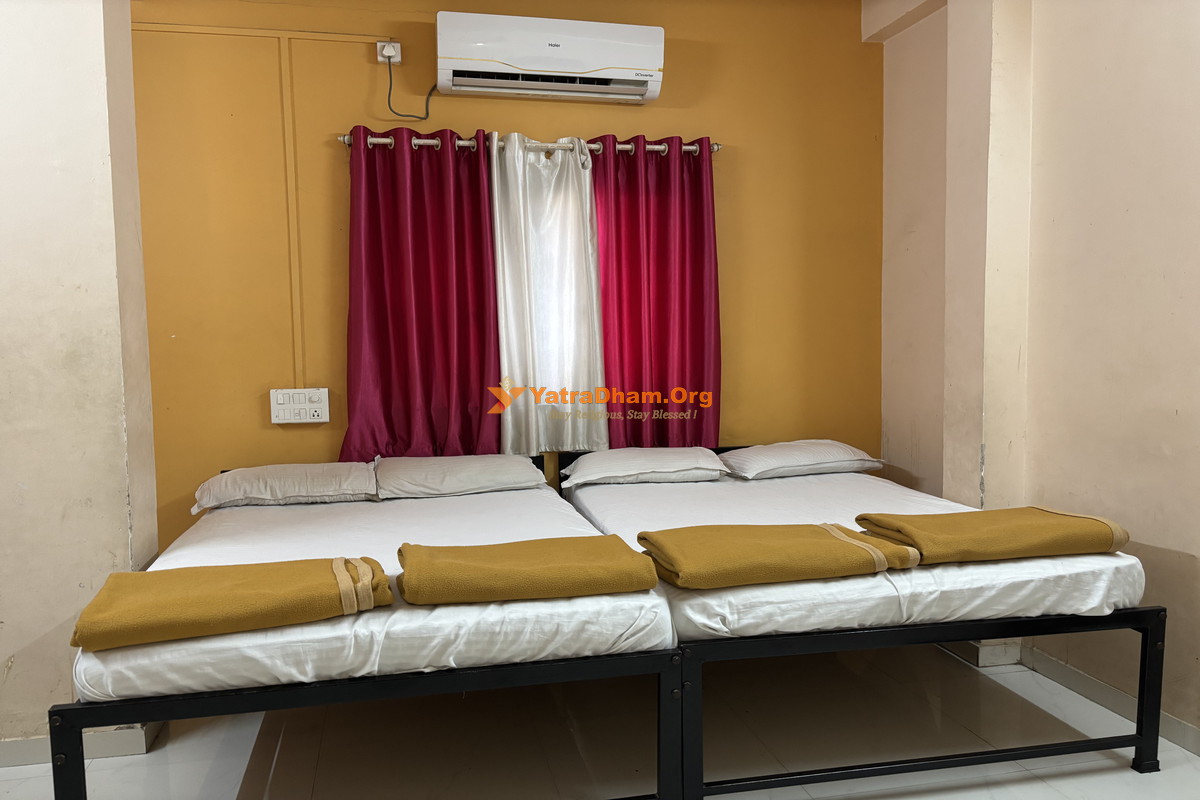 Shree Radha Govind Bhakt Niwas Pandharpur 4 Bed Room