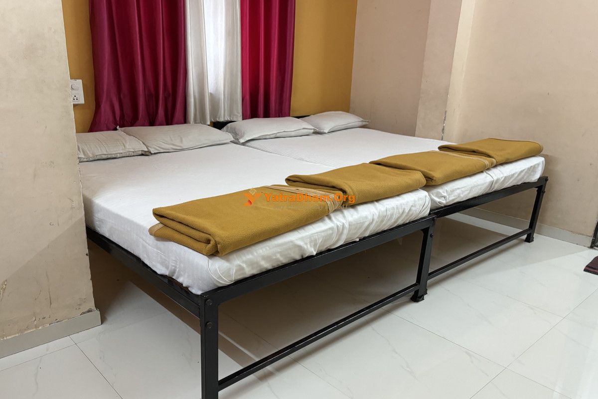 Shree Radha Govind Bhakt Niwas Pandharpur 2 Bed Room