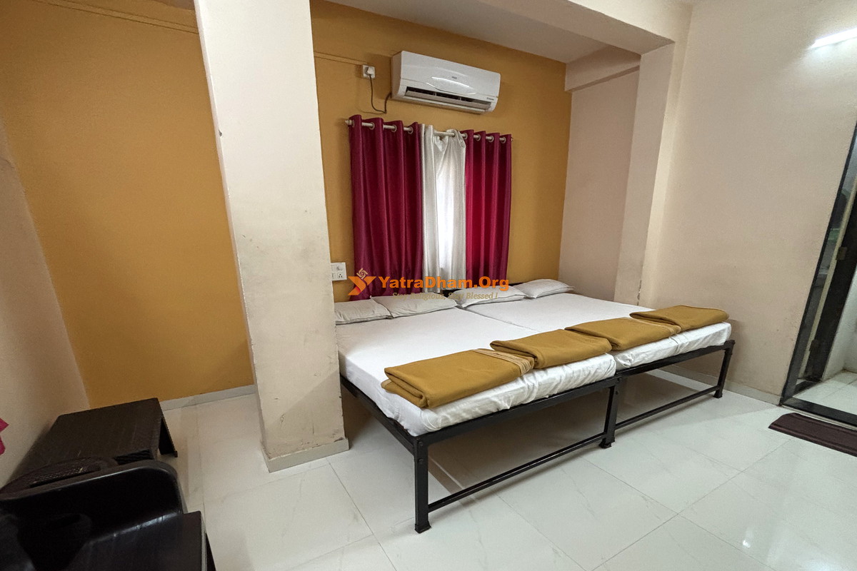 Shree Radha Govind Bhakt Niwas Pandharpur 4 Bed Room