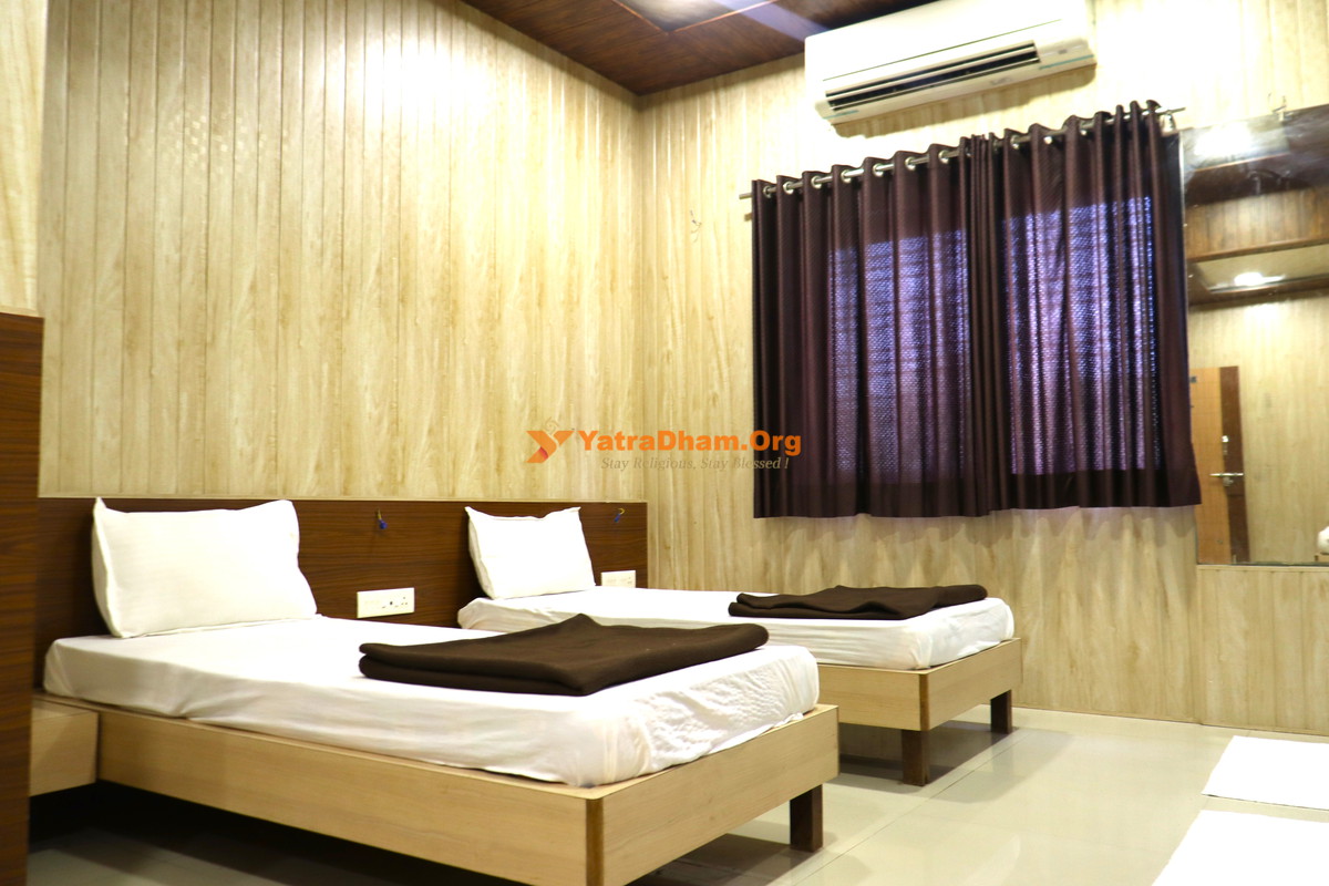 Hotel Midtown Inn Trimbakeshwar 2 Bed Room