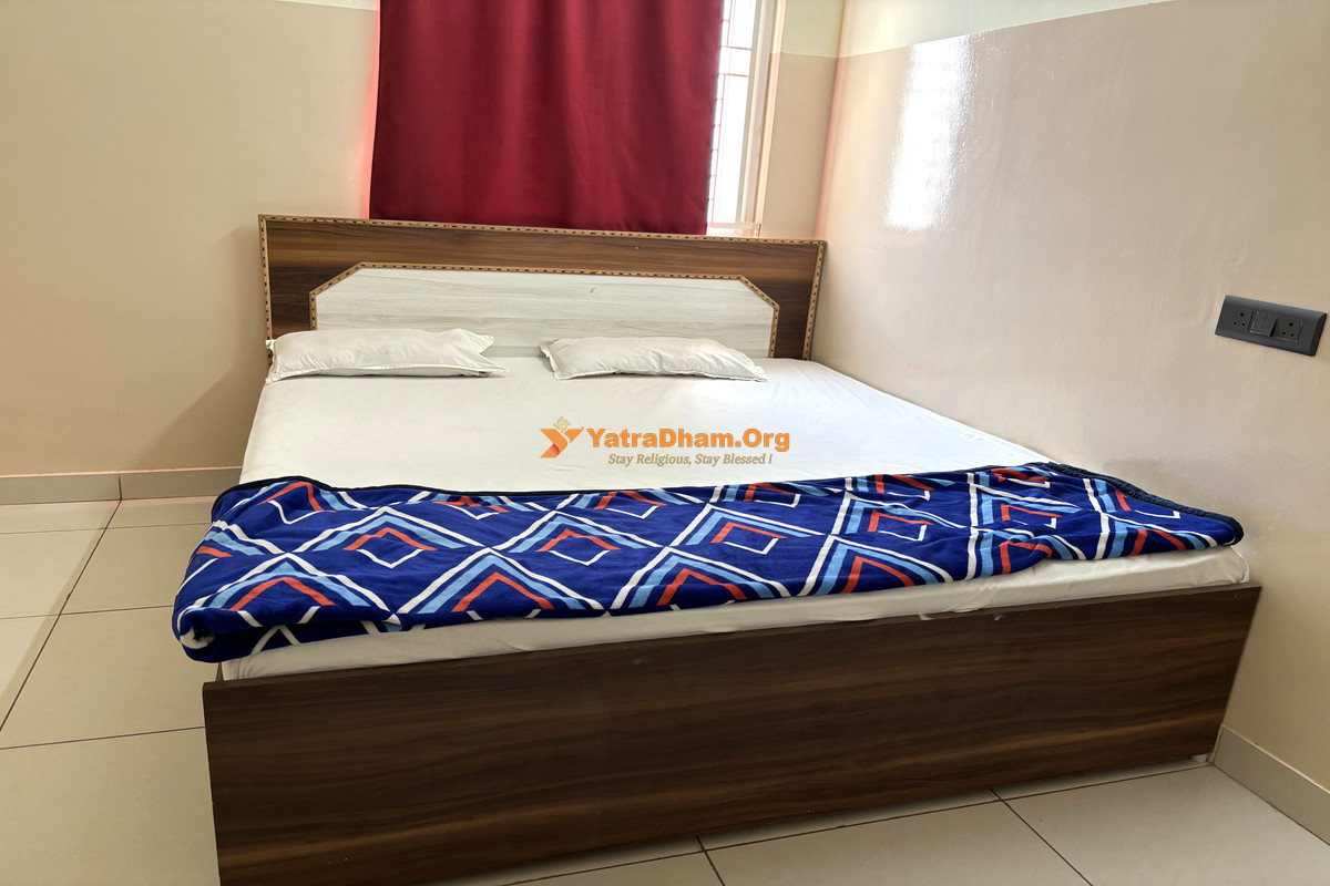 Mahaveer Lodh Dharamshala Tuljapur 2 Bed Non AC Room