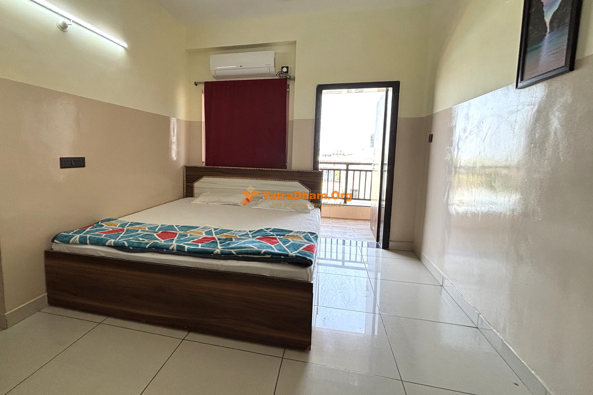 Mahaveer Lodh Dharamshala Tuljapur 2 Bed AC Room