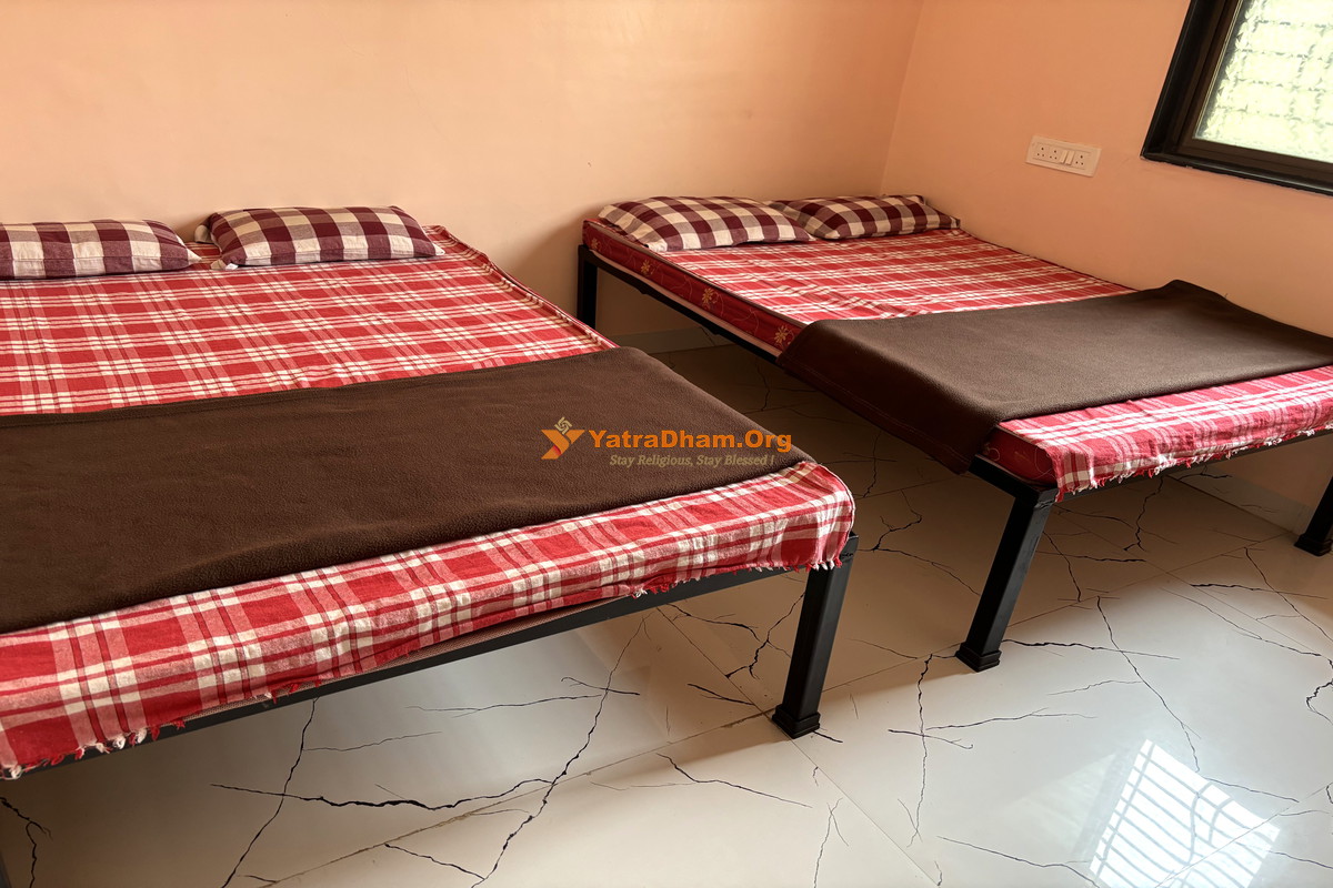 Tuljapur Aaisaheb Bhakt Niwas Room