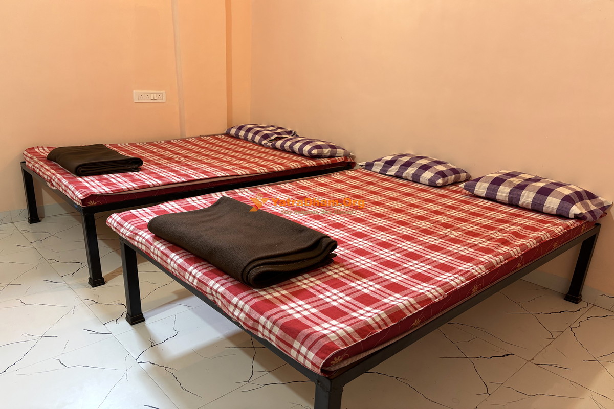 Aaisaheb Bhakt Niwas Tuljapur Room 