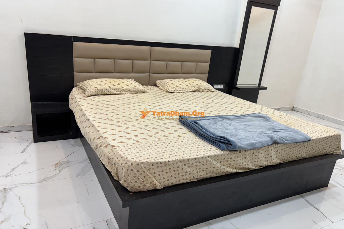 Ghodke Bhakt Niwas Tuljapur 2 Bed Room 