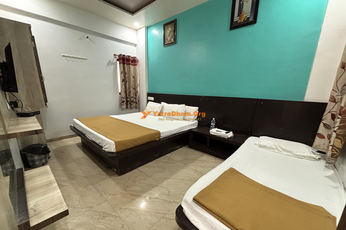 Bhavani Chatra Yatri NIwas Tuljapur 3 Bed Room 
