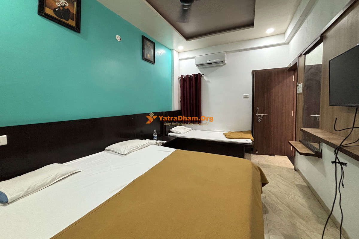 Bhavani Chatra Yatri NIwas Tuljapur 3 Bed Room 
