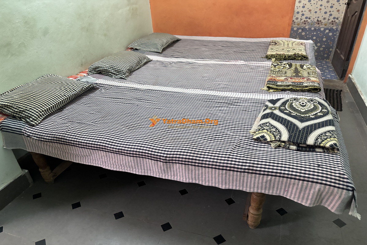 Shiv Parvati Bhakt Niwas Tuljapur Room View
