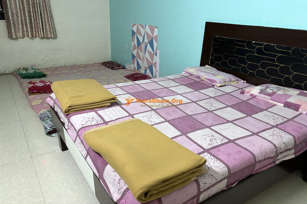 Shri Balaji Bhakt Niwas Tuljapur Room