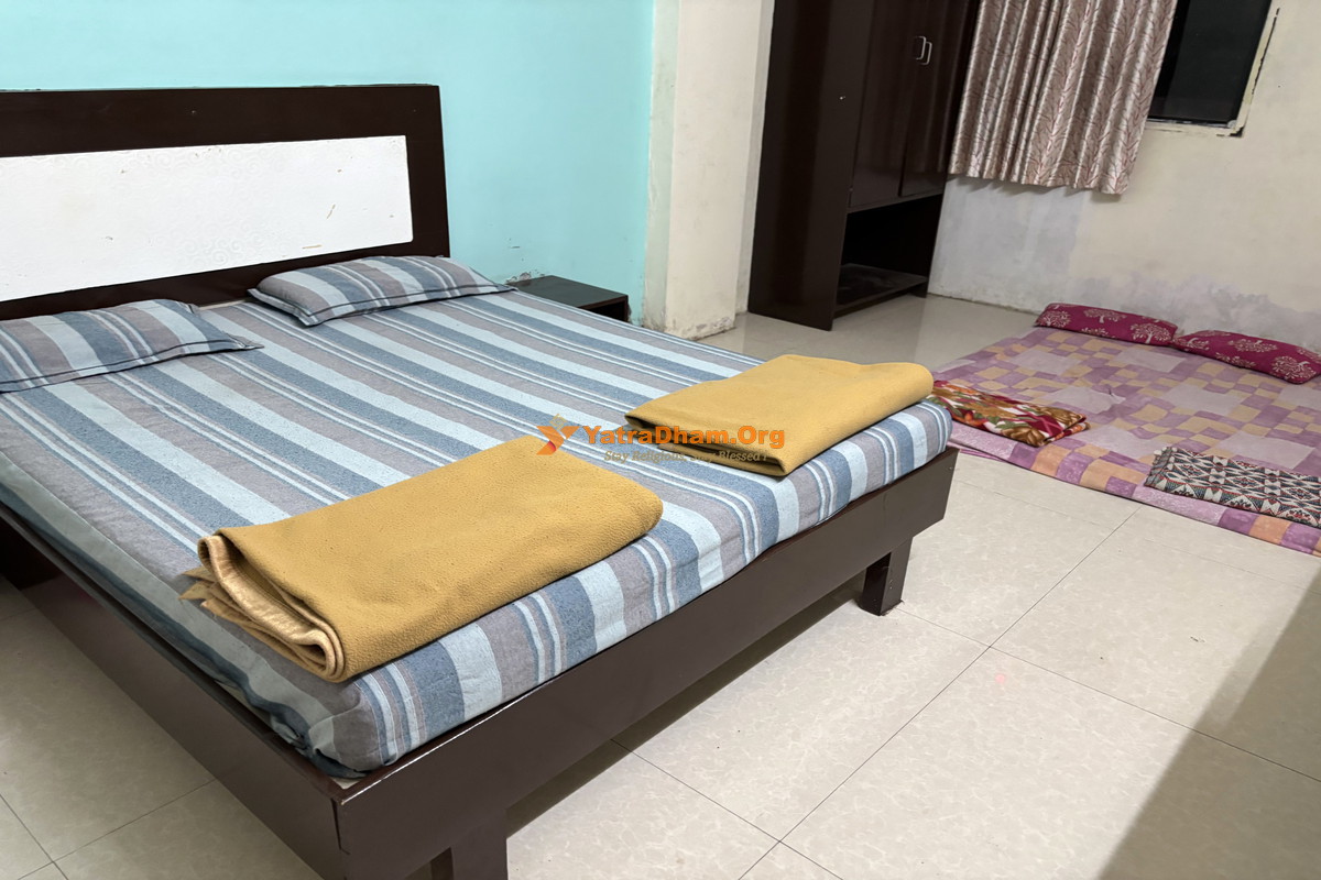 Shri Balaji Bhakt Niwas Tuljapur Room