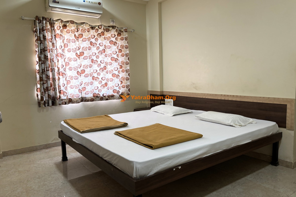 Samraj Lodge Akkalkot 2 Bed Room