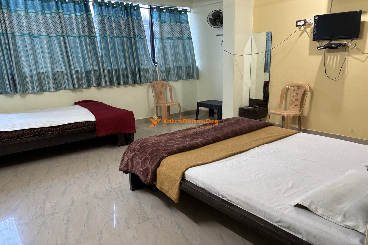 Hotel Sahil Lodge Akkalkot 3 Bed Room 