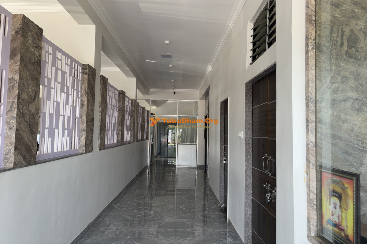 Hotel Grand Vrindavan Akkalkot Lobby
