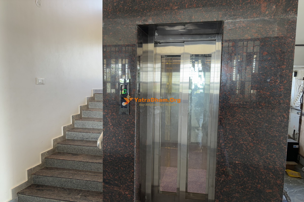 Hotel Grand Vrindavan Akkalkot Lobby
