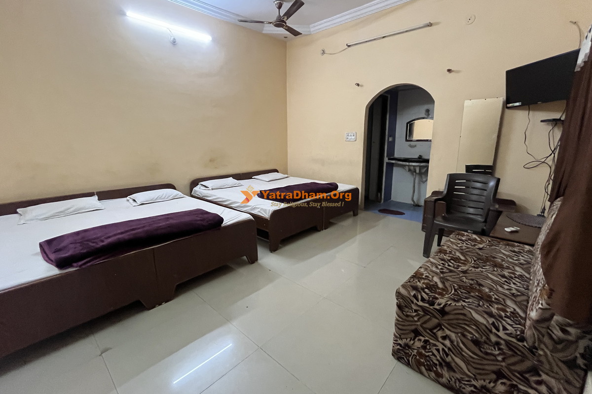 Gujarati Samaj Dharamshala Ujjain 4 Bed Room View