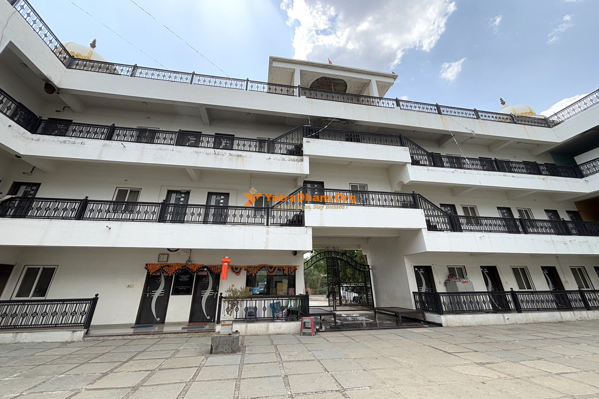 Om Datta Chile Bhakta Niwas Ganagapur Building