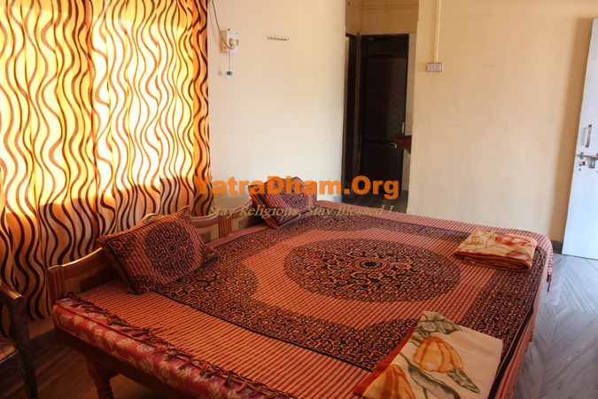 Poicha (Dariapur) Maha Mrityunjay Ashram Room