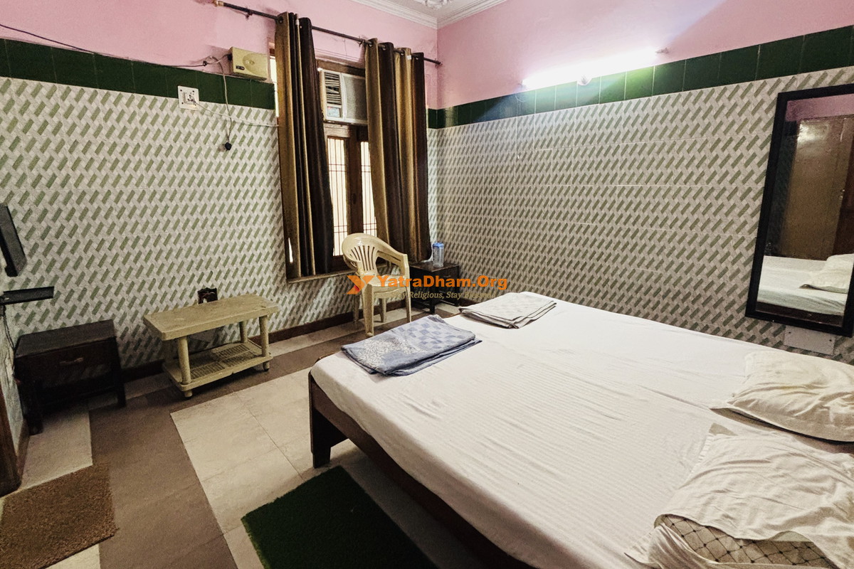 Mahavar Vaishya Bhavan Vrindavan 2 Bed Room