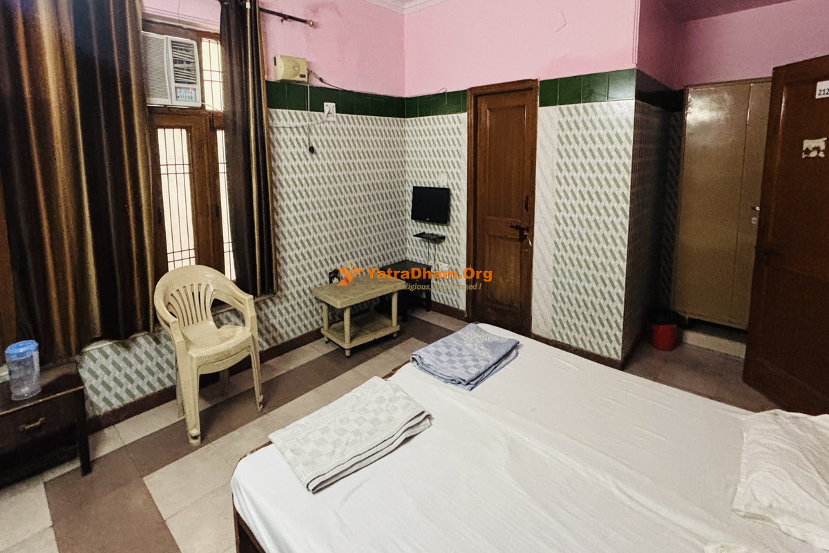 Mahavar Vaishya Bhavan Vrindavan 2 Bed Room