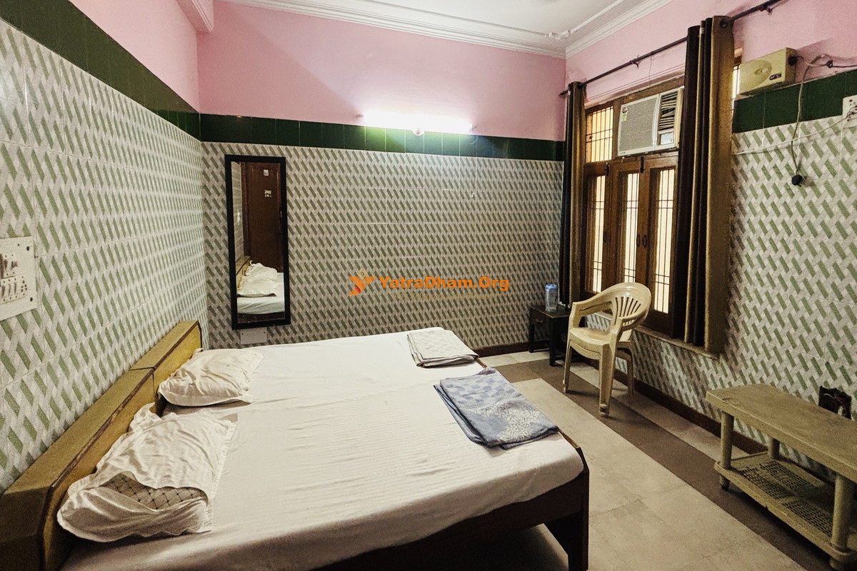 Mahavar Vaishya Bhavan Vrindavan 2 Bed Room