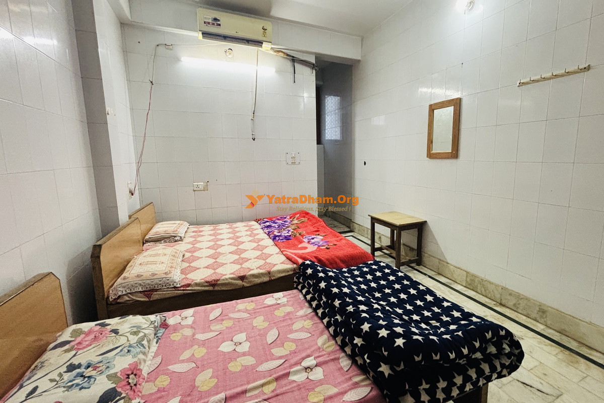 Kanpurwala Mandir Yatrik Niwas Vrindavan 3 Bed Room
